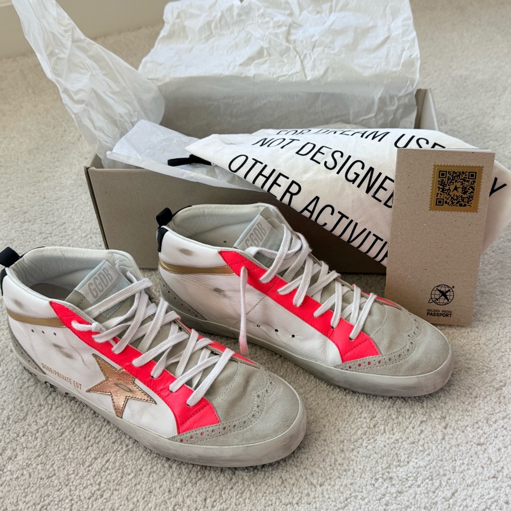Golden Goose Mid Star Private Edition “Heart of Gold” White Gold Size 41 w/ Box